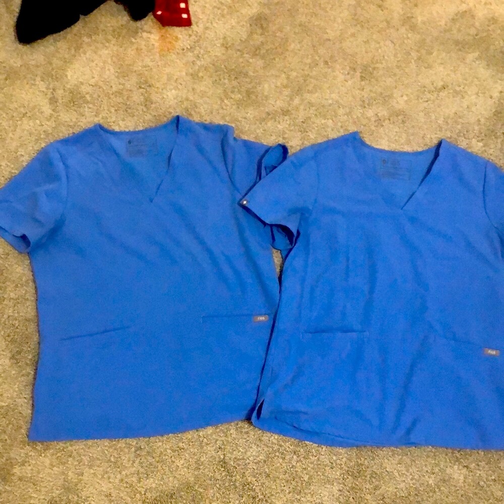 Women’s Figs Casma Three Pocket Scrub top Size Medium